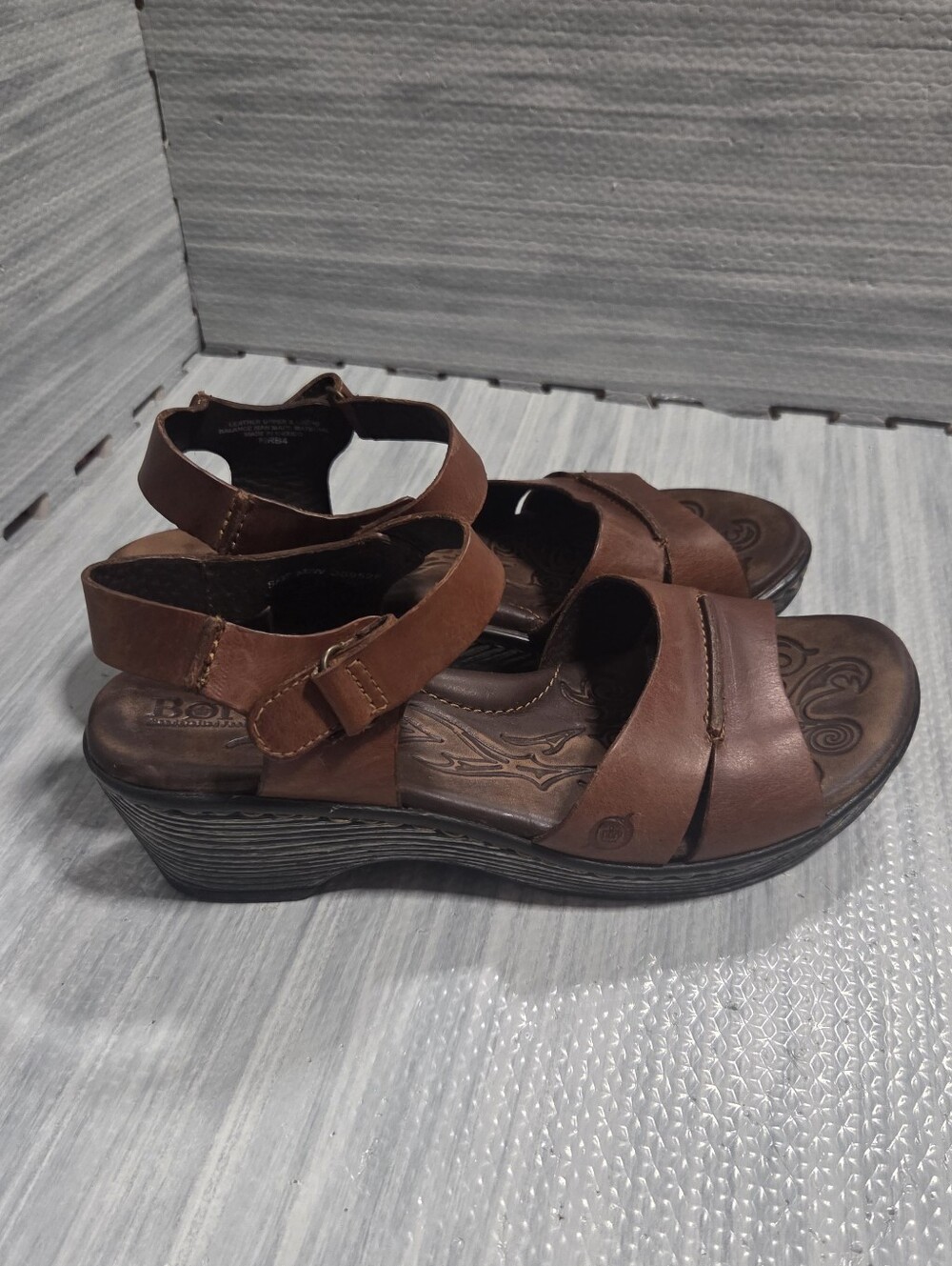 Born Women’s Leather Velcro Strap Wedged Open Toe Sandals Size 8/39